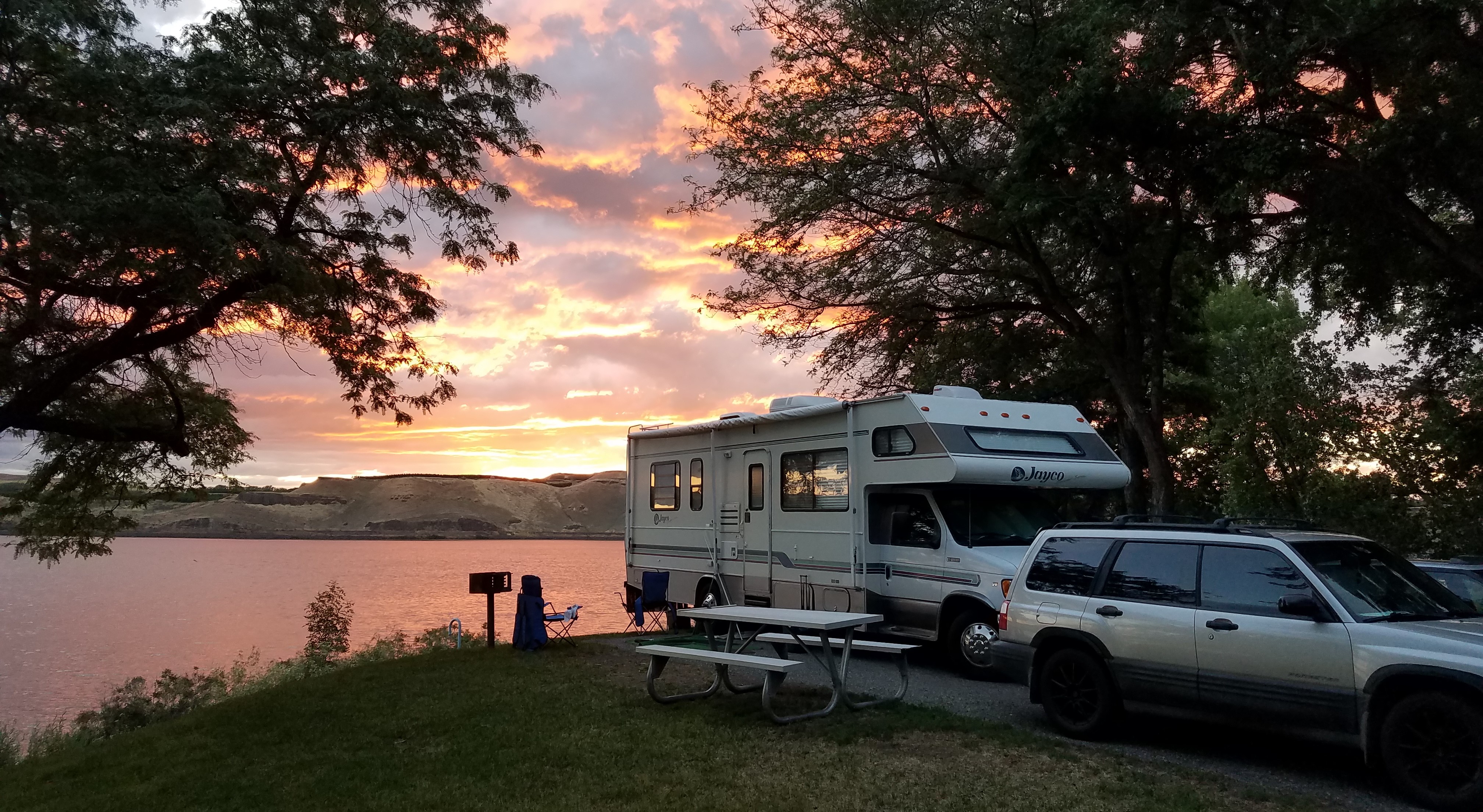 Walla Walla District > Missions > Recreation > Ice Harbor Dam - Lake  Sacajawea > Fishhook Park